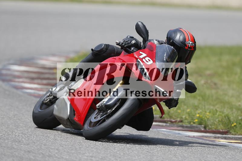Archiv-2025/27 12.06.2025 Ducati Schweiz Trackday Warmup  ADR/gelb-jeaune/19-1